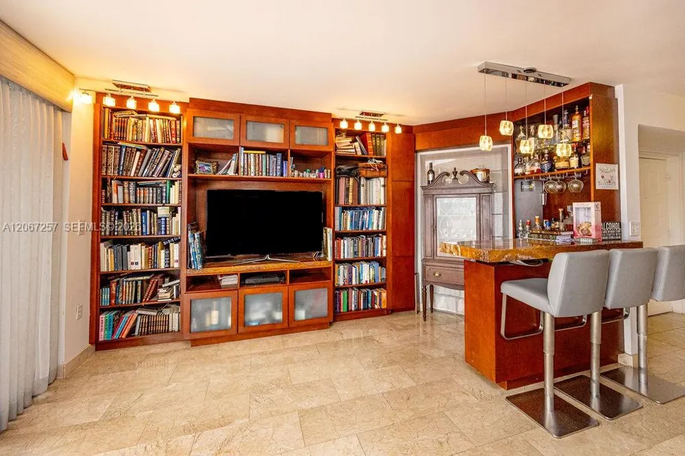 20935 NE 37th Ct Aventura, FL 33180