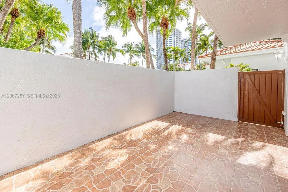 20935 NE 37th Ct Aventura, FL 33180