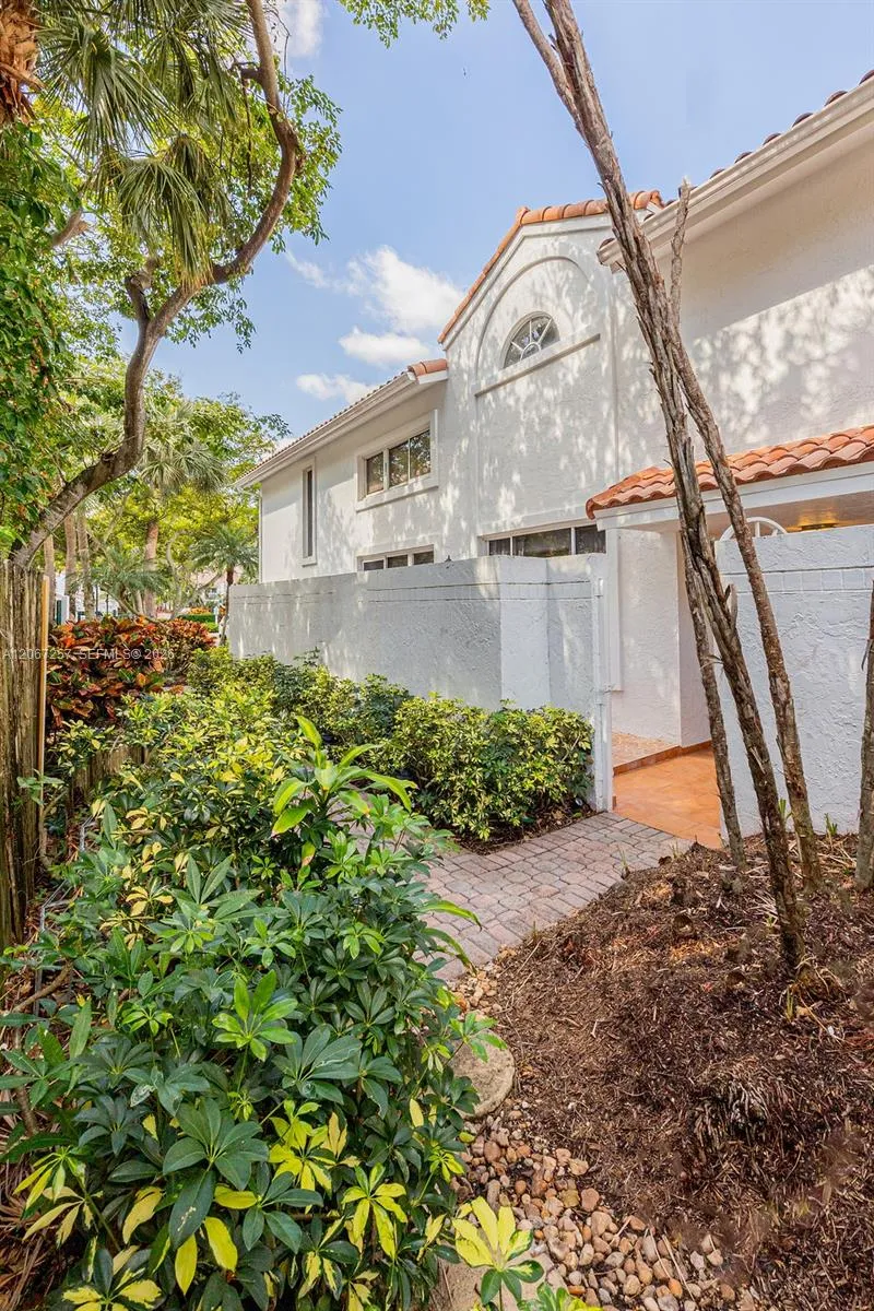 20935 NE 37th Ct Aventura, FL 33180
