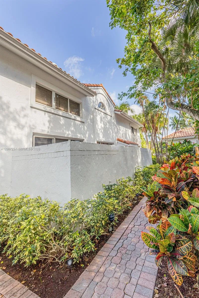 20935 NE 37th Ct Aventura, FL 33180