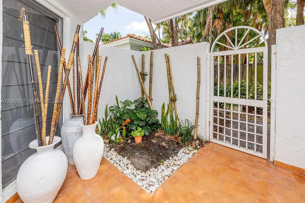 20935 NE 37th Ct Aventura, FL 33180