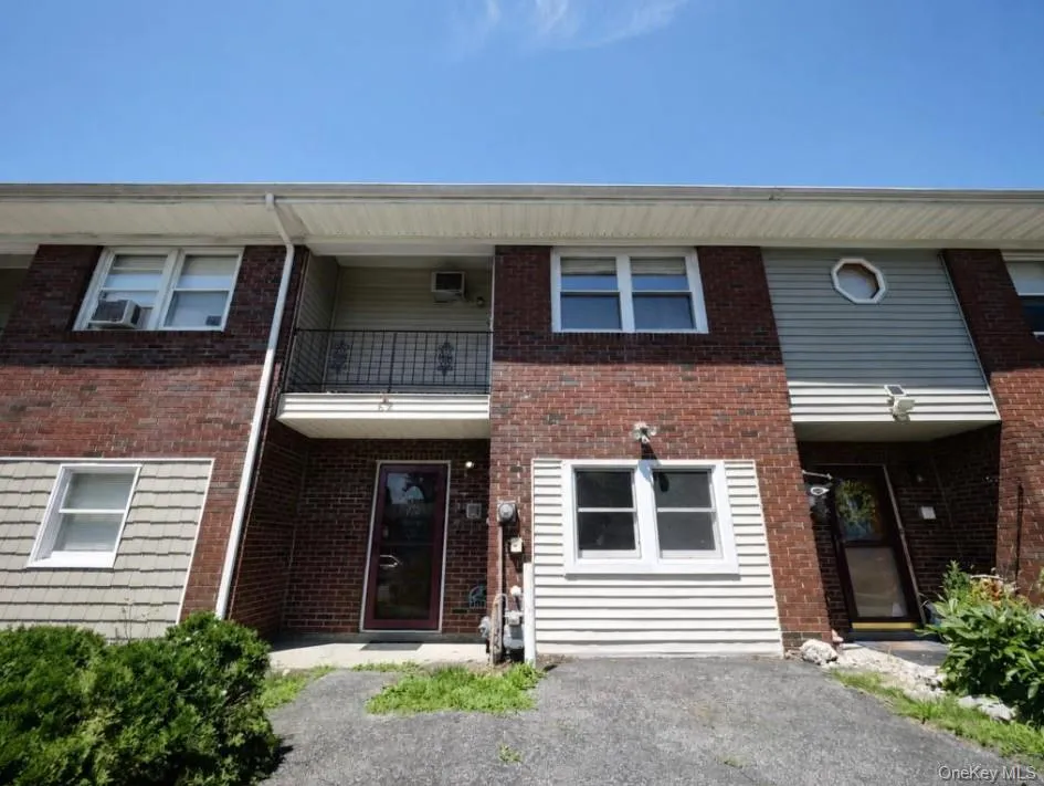 82 Vails Gate Heights Drive New Windsor, NY 12553