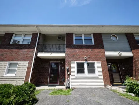 82 Vails Gate Heights Drive