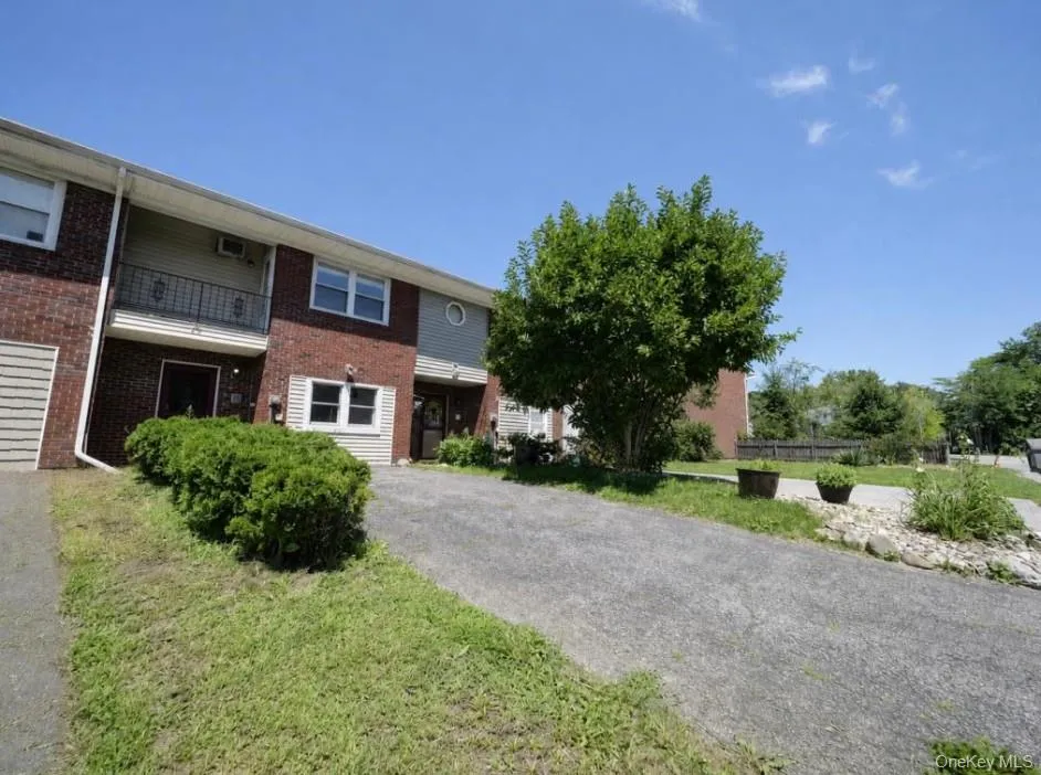 82 Vails Gate Heights Drive New Windsor, NY 12553