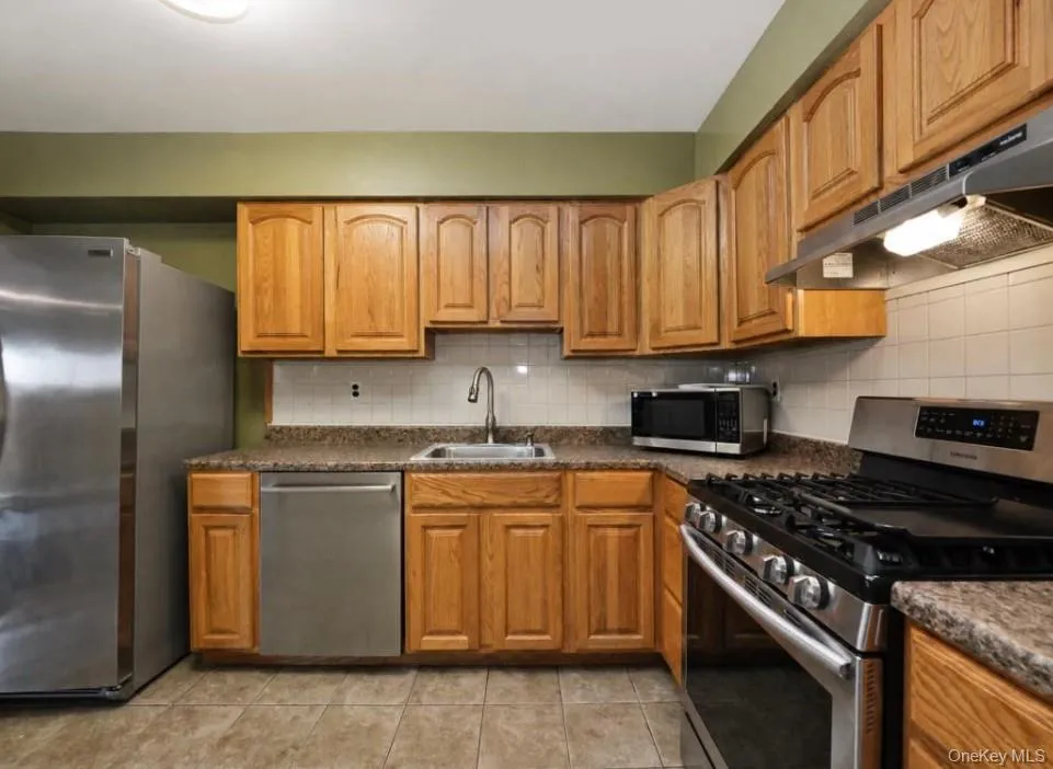 82 Vails Gate Heights Drive New Windsor, NY 12553