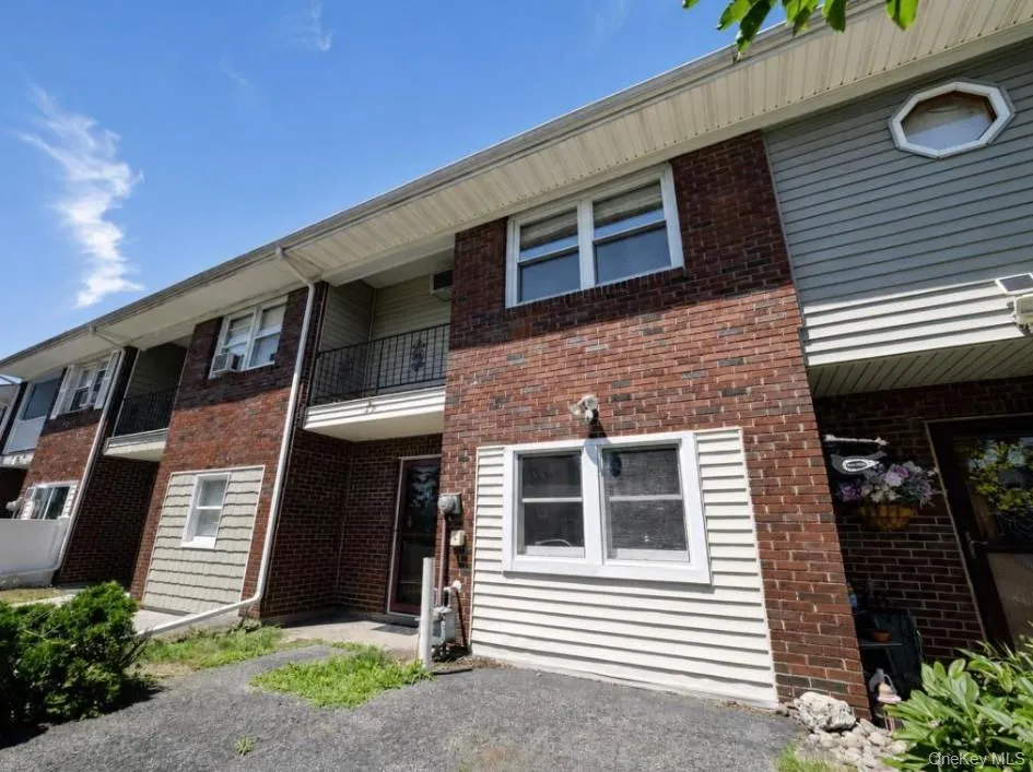 82 Vails Gate Heights Drive New Windsor, NY 12553