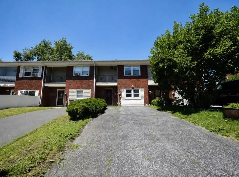 82 Vails Gate Heights Drive New Windsor, NY 12553