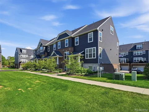 227 Sydney Court