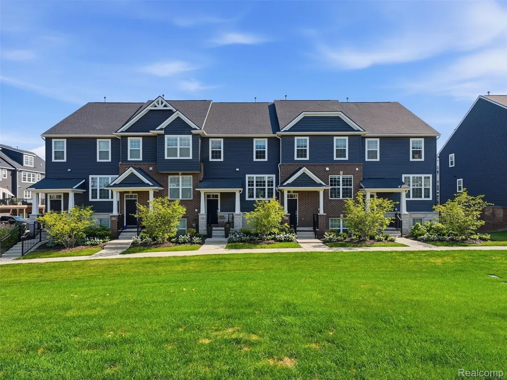 227 Sydney Court Plymouth City, MI 48170