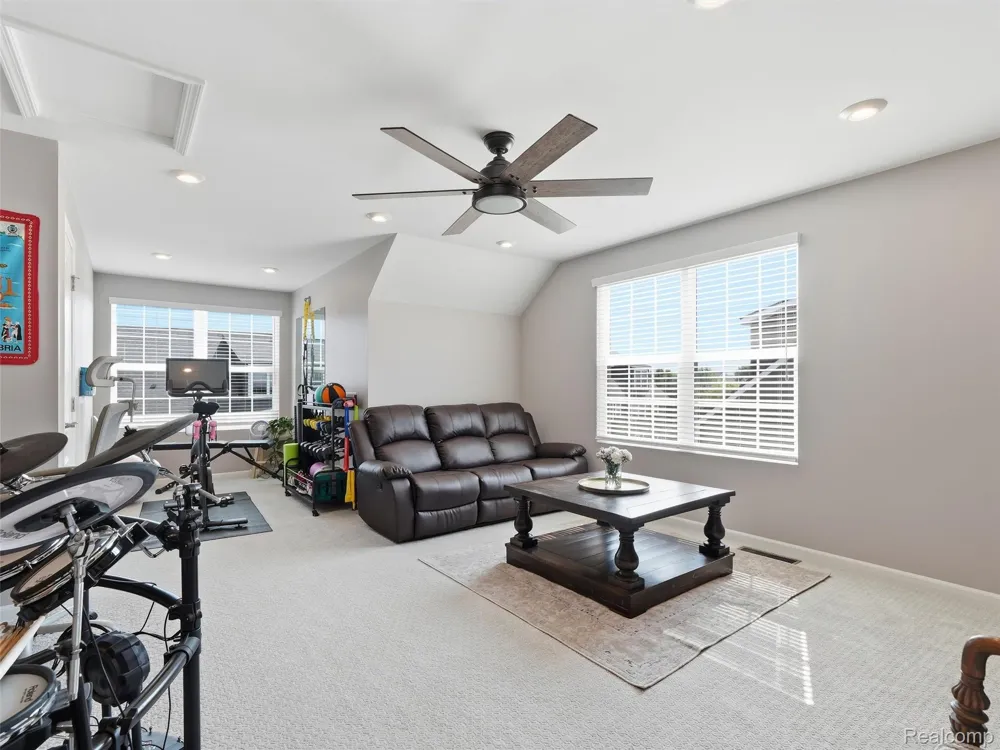 227 Sydney Court Plymouth City, MI 48170