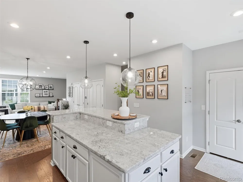227 Sydney Court Plymouth City, MI 48170