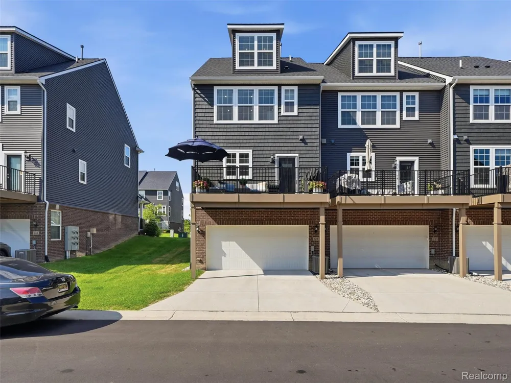 227 Sydney Court Plymouth City, MI 48170