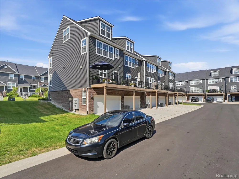 227 Sydney Court Plymouth City, MI 48170