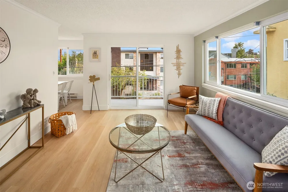 506 45th Street #302 Seattle, WA 98103
