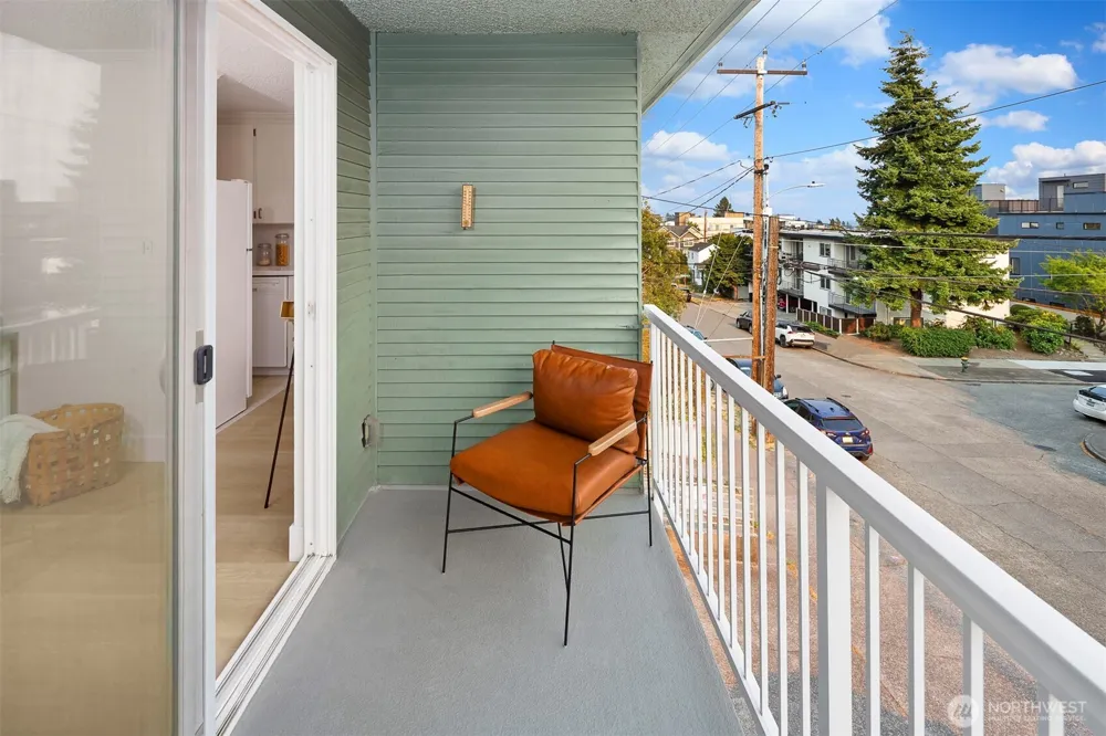 506 45th Street #302 Seattle, WA 98103