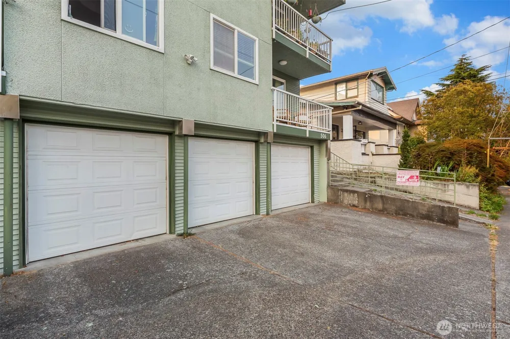 506 45th Street #302 Seattle, WA 98103