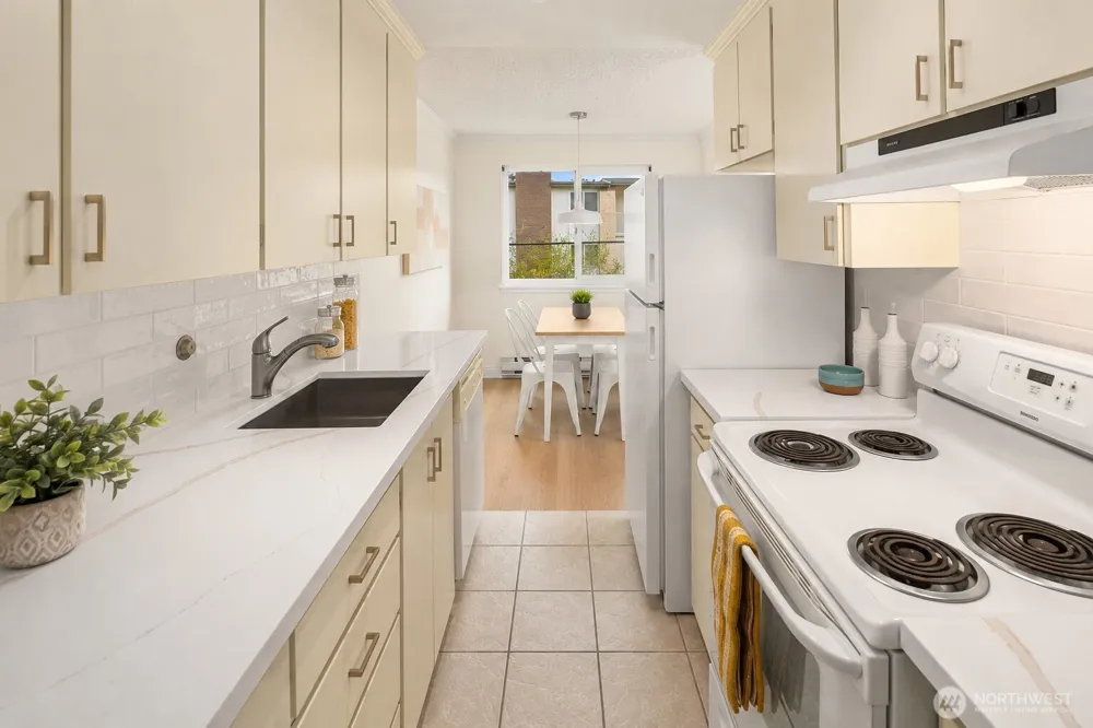 506 45th Street #302 Seattle, WA 98103