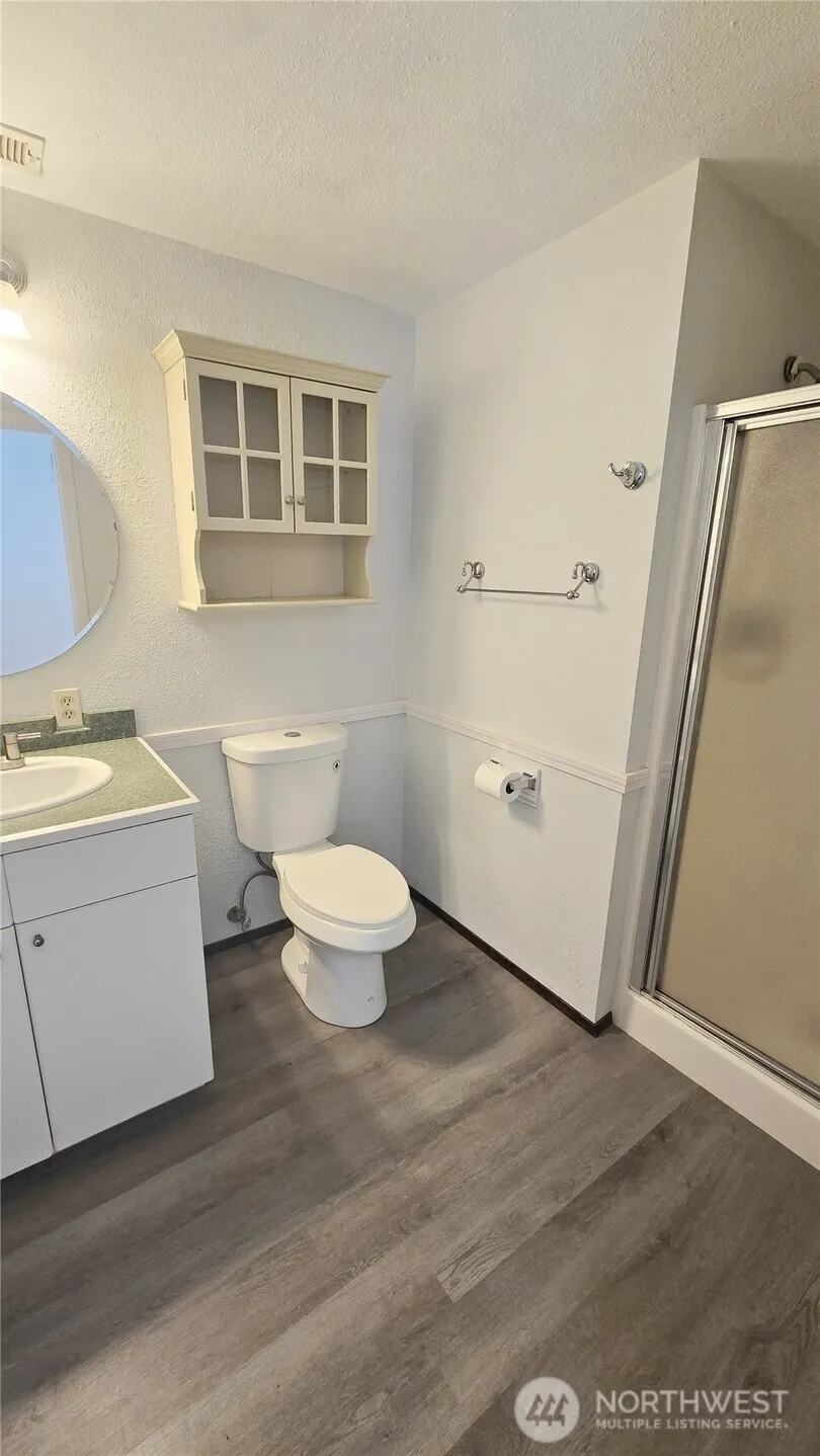 13709 SE 23rd Street #Lower Bellevue, WA 98005