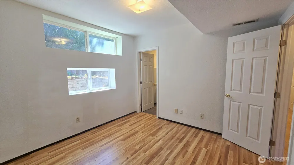 13709 SE 23rd Street #Lower Bellevue, WA 98005
