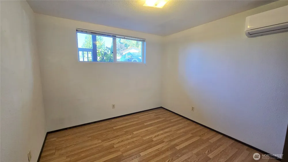 13709 SE 23rd Street #Lower Bellevue, WA 98005