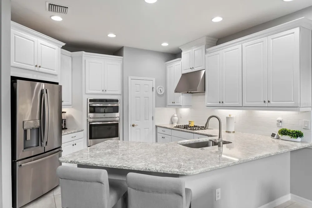 8524 ARABELLA LANE Seminole, FL 33777