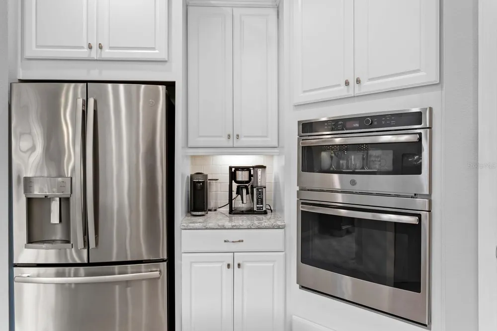 8524 ARABELLA LANE Seminole, FL 33777
