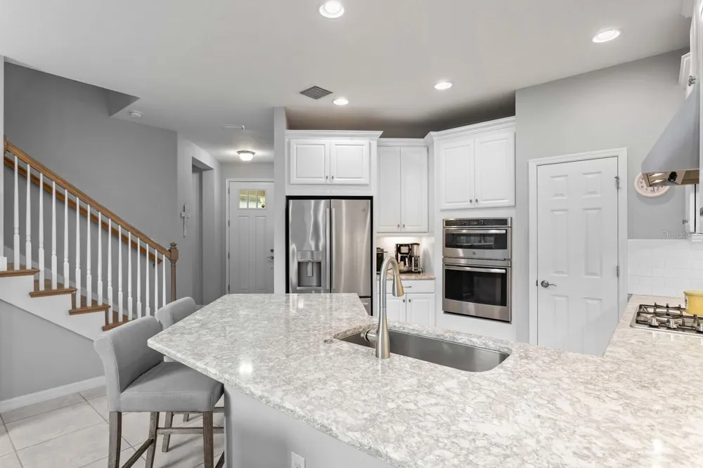 8524 ARABELLA LANE Seminole, FL 33777