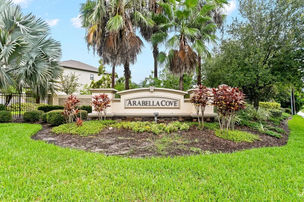 8524 ARABELLA LANE Seminole, FL 33777
