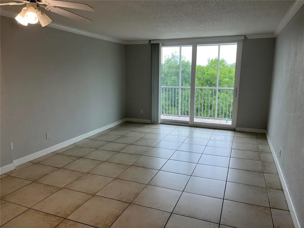 2610 COCONUT BAY LN LANE #733 Sarasota, FL 34237