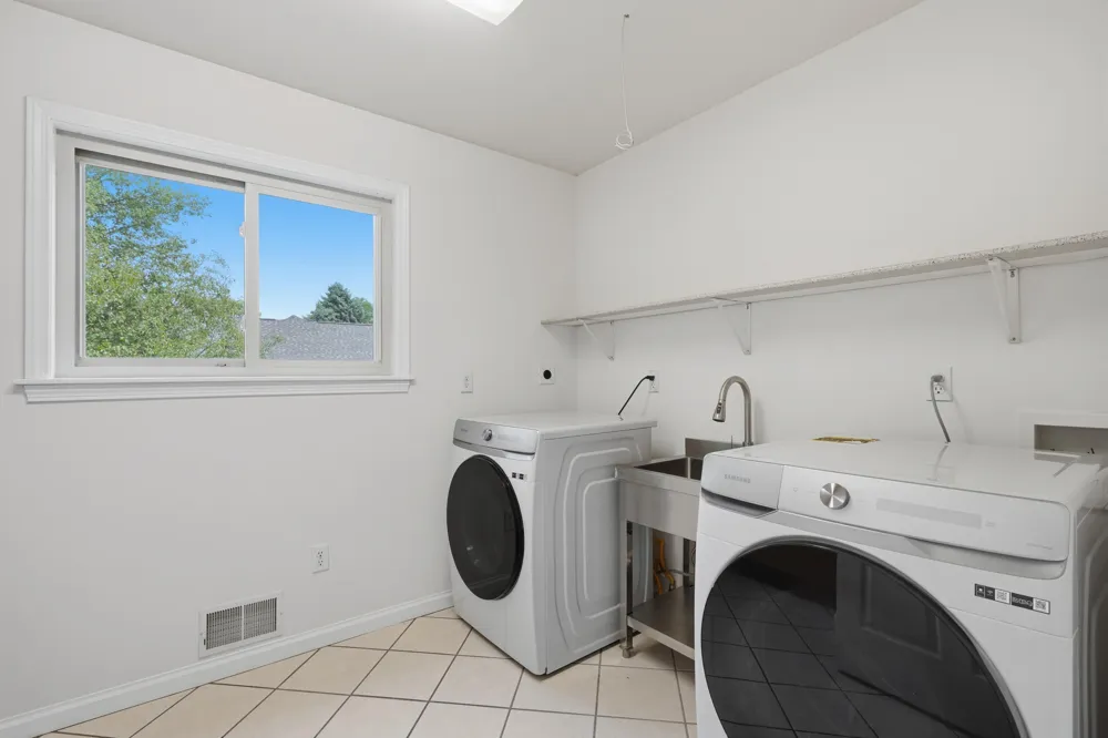 5983 Munger Road Ypsilanti, MI 48197