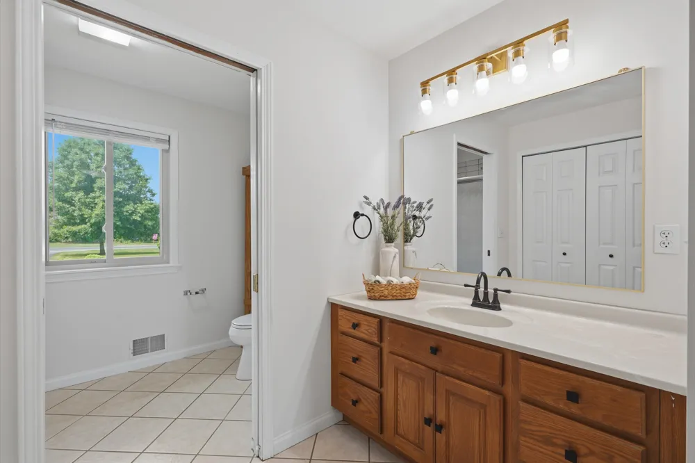 5983 Munger Road Ypsilanti, MI 48197