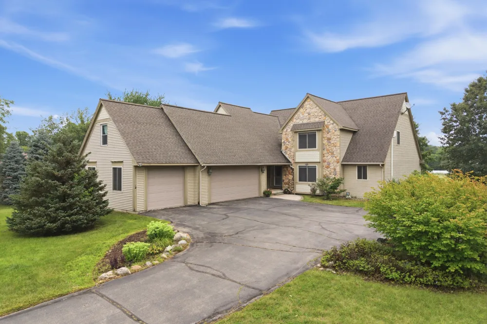 5983 Munger Road Ypsilanti, MI 48197