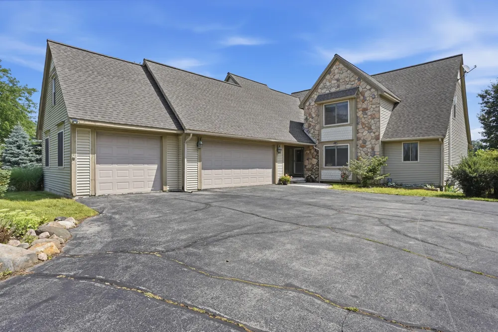 5983 Munger Road Ypsilanti, MI 48197