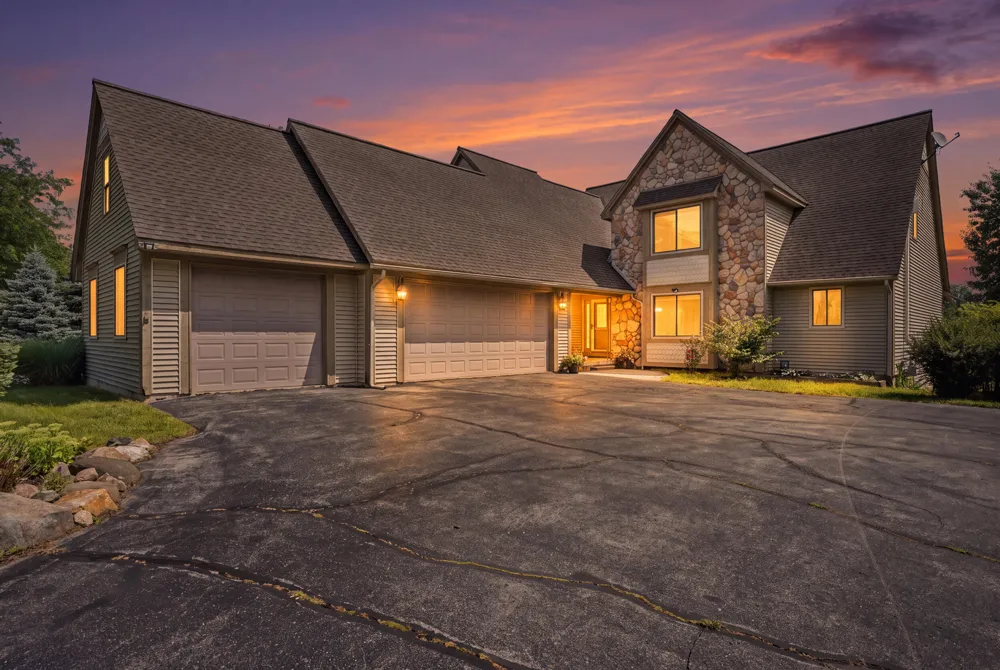 5983 Munger Road Ypsilanti, MI 48197