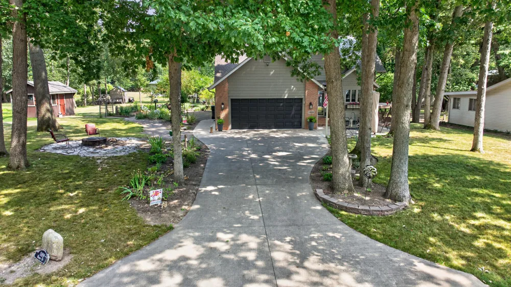 11691 Bradley Drive Jerome, MI 49249