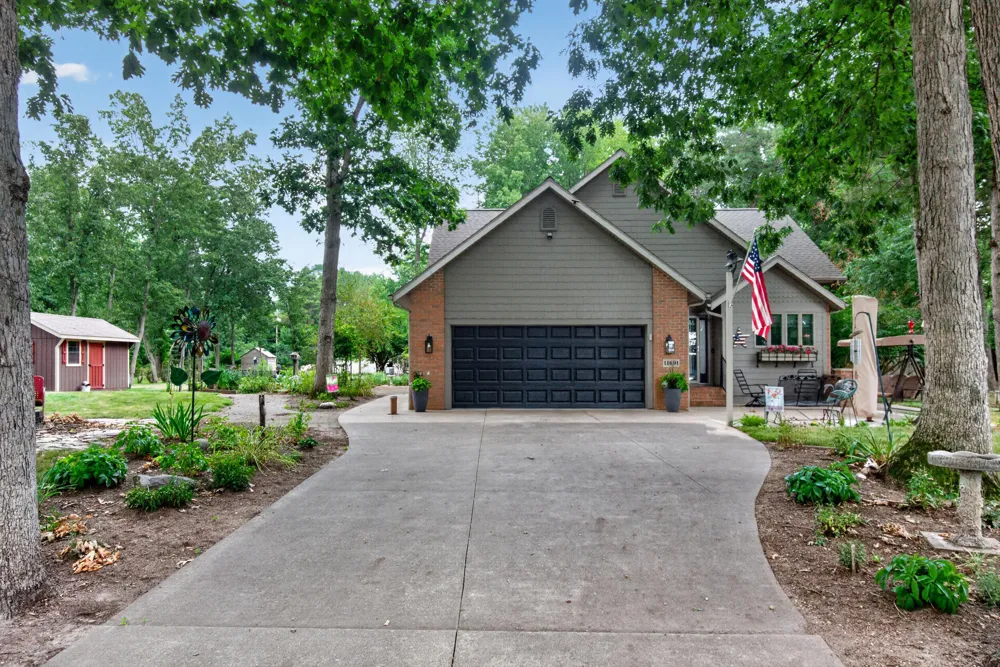 11691 Bradley Drive Jerome, MI 49249