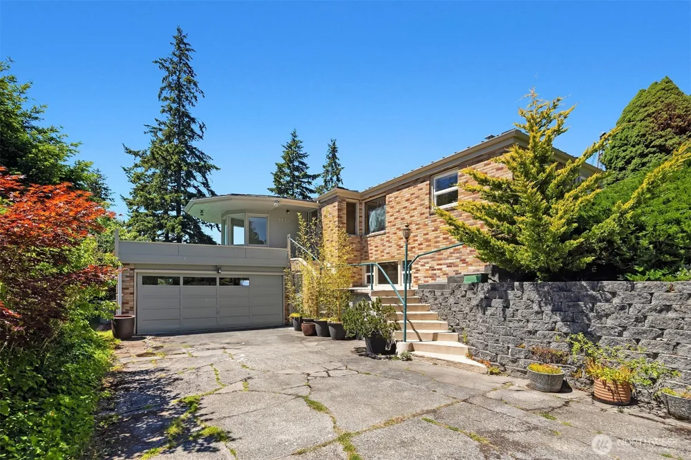 9421 190th Place SW Edmonds, WA 98020