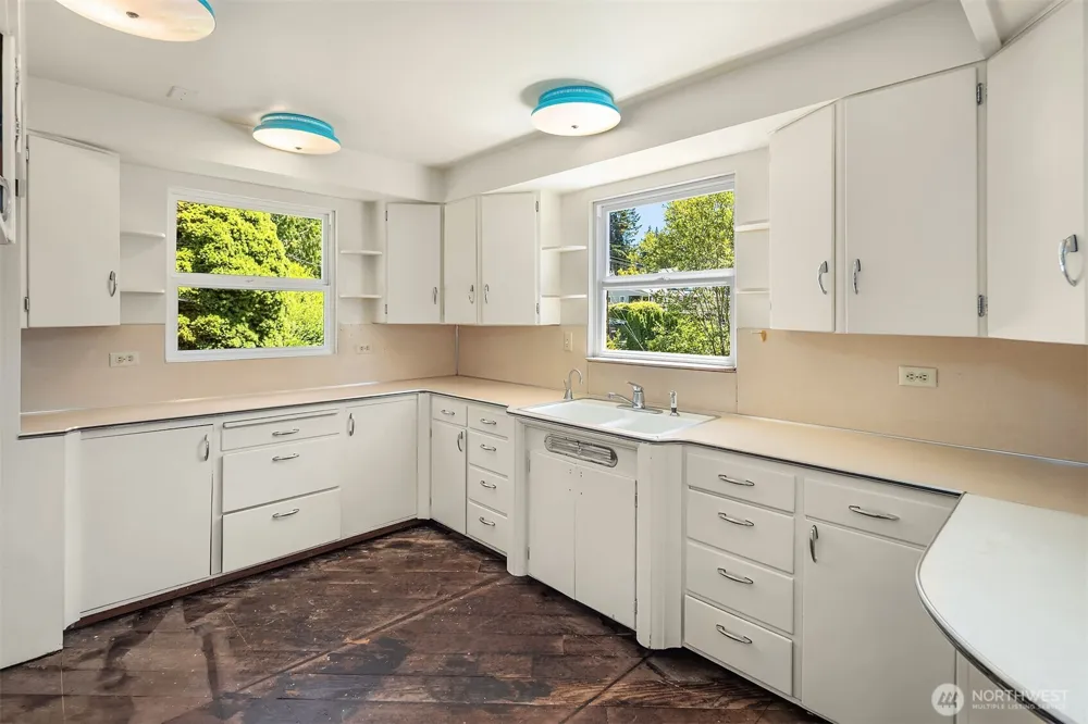 9421 190th Place SW Edmonds, WA 98020
