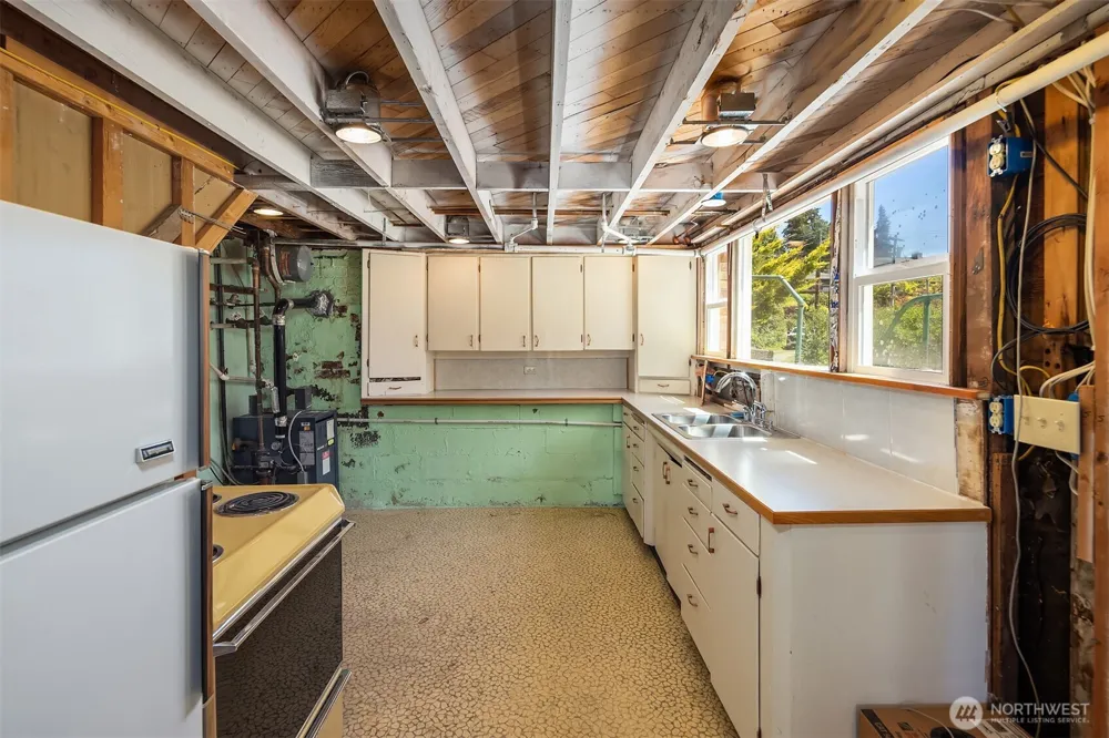 9421 190th Place SW Edmonds, WA 98020