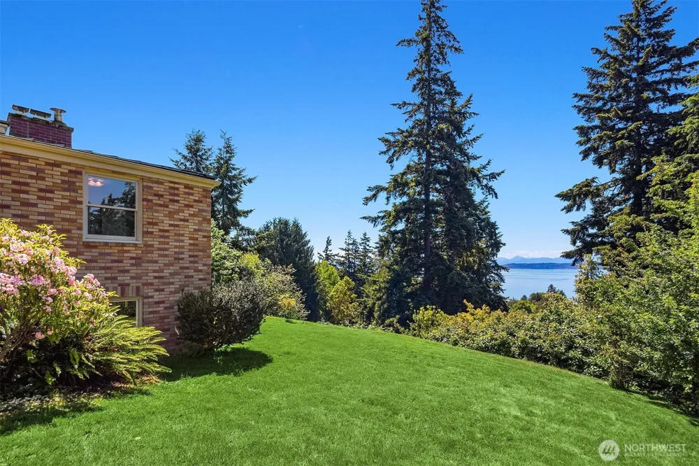 9421 190th Place SW Edmonds, WA 98020