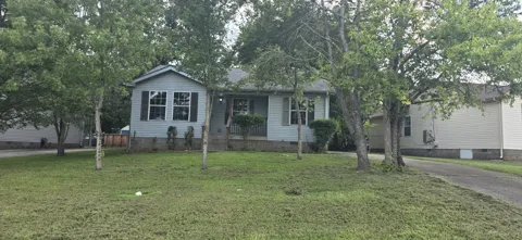 105 Natchez Ct S