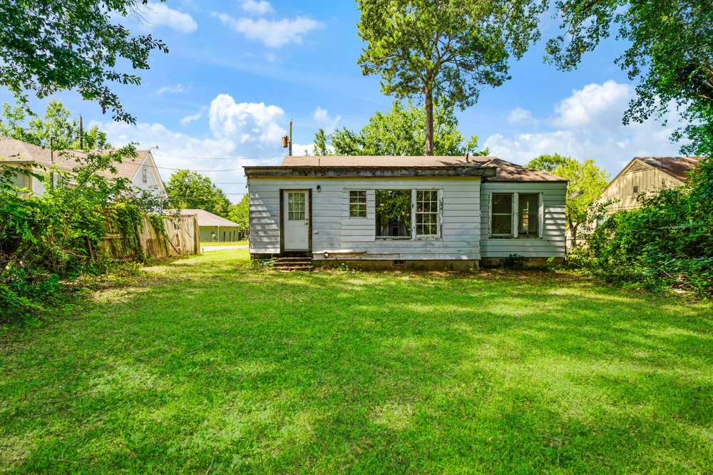 2106 Cleveland Street Paris, TX 75460
