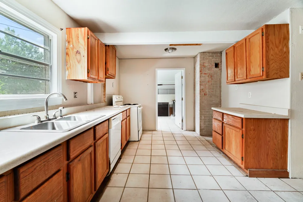 2106 Cleveland Street Paris, TX 75460