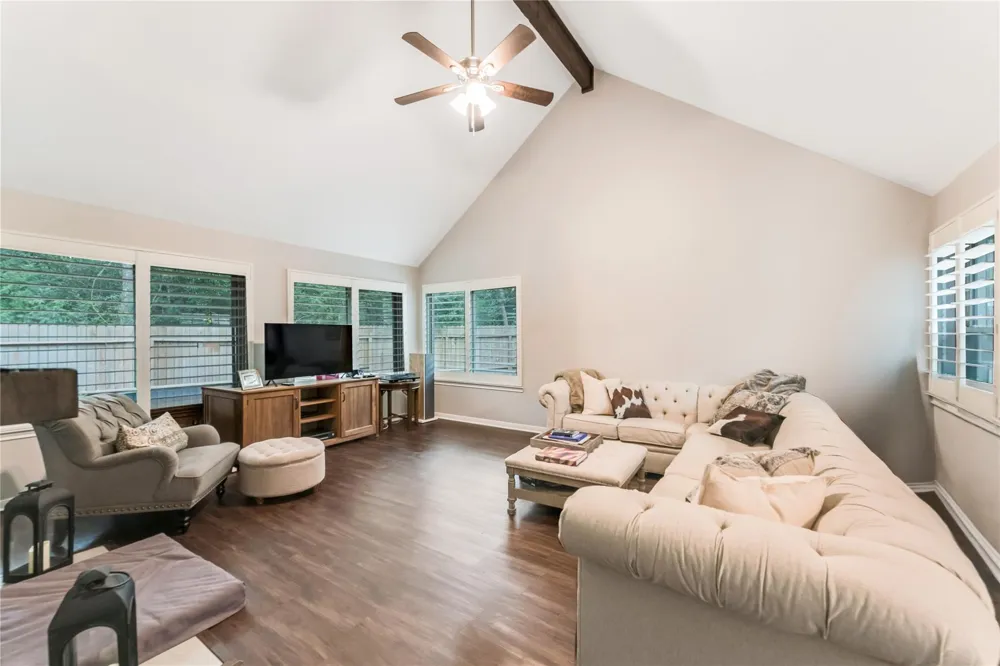 2 Summer Morning Court The Woodlands, TX 77381