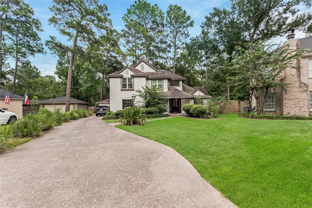 2 Summer Morning Court The Woodlands, TX 77381