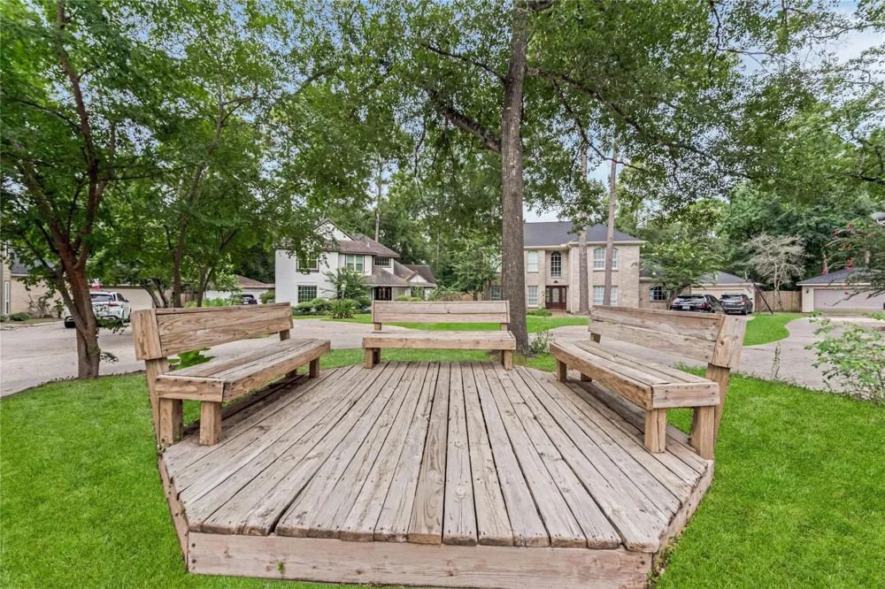 2 Summer Morning Court The Woodlands, TX 77381