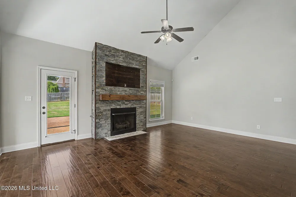 1316 Heritage Circle Hernando, MS 38632