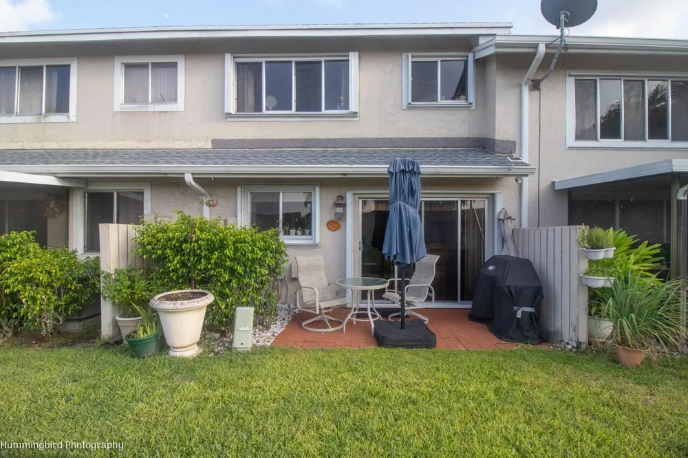 2047 DISCOVERY CIRCLE E Deerfield Beach, FL 33442