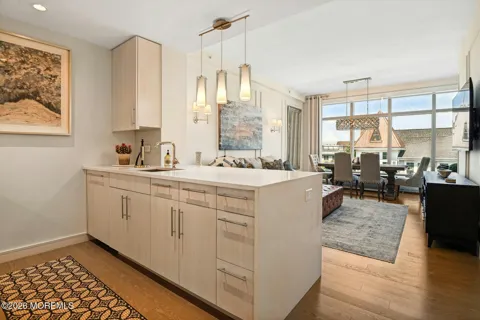 20 Melrose Terrace #401