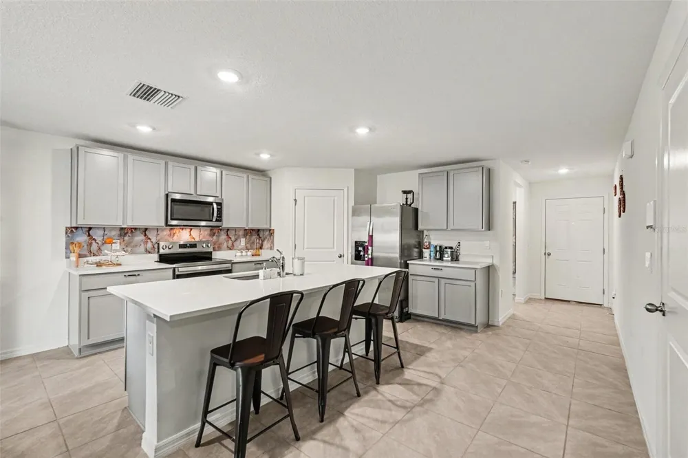 3601 CAPITAL RESERVE DRIVE Plant City, FL 33565